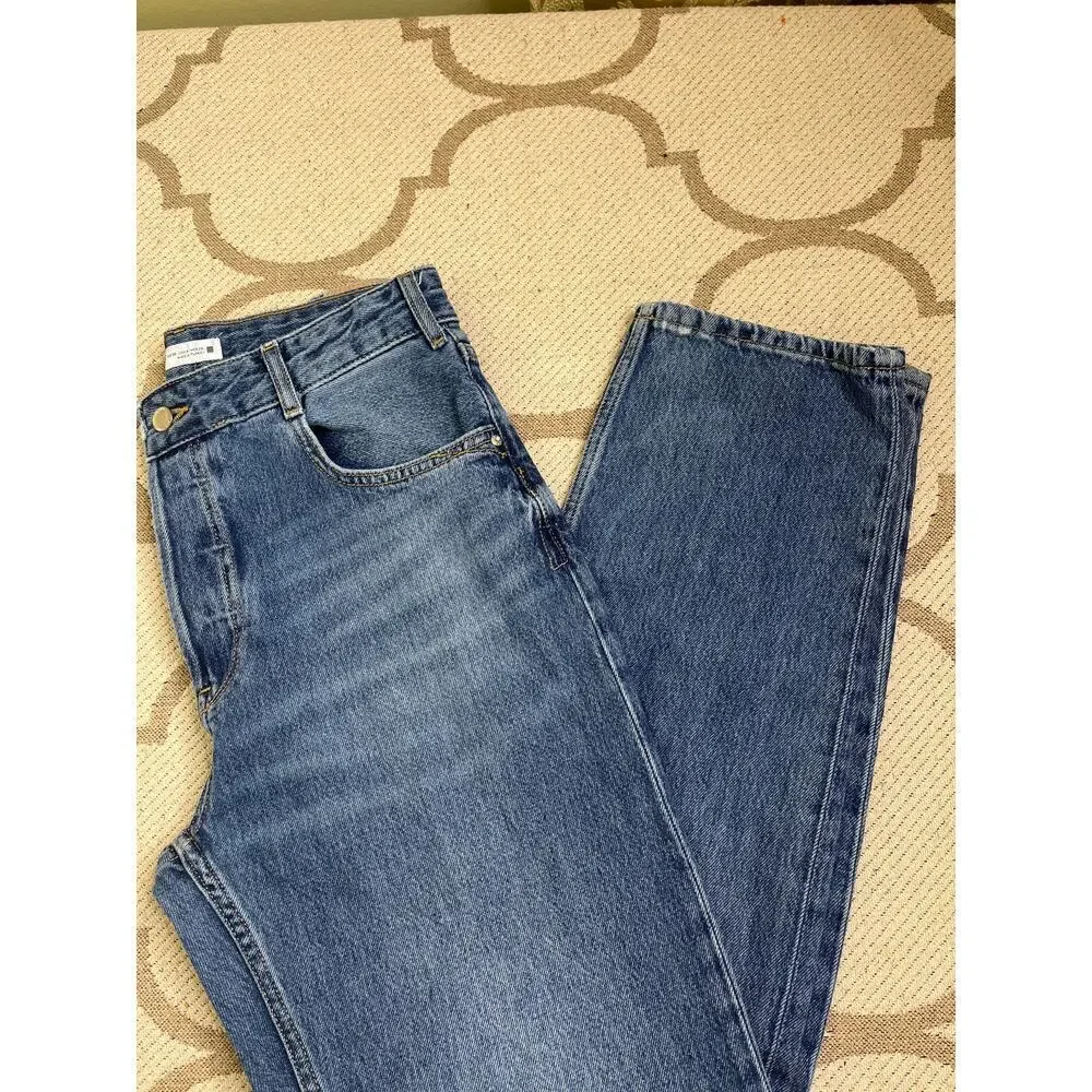 Zara Girlfriend fit high rise straight leg Rigid Button fly Blue Jeans, size 4,